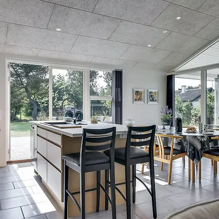 Stacey - 800m From The Sea By Interhome *